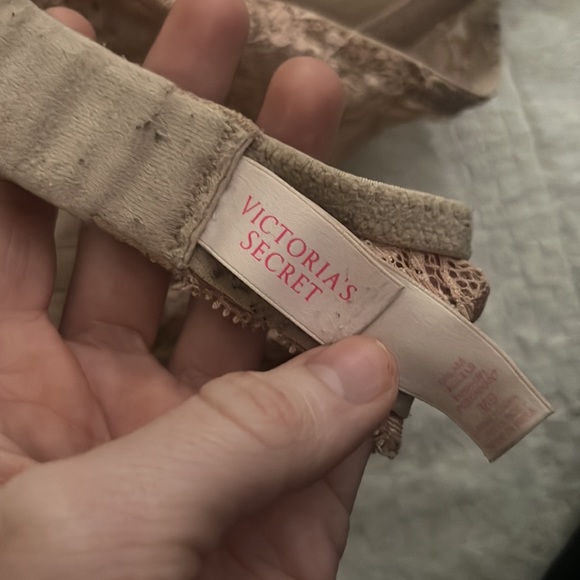 nude & lace push up from from victoria’s secret - Picture 5 of 6